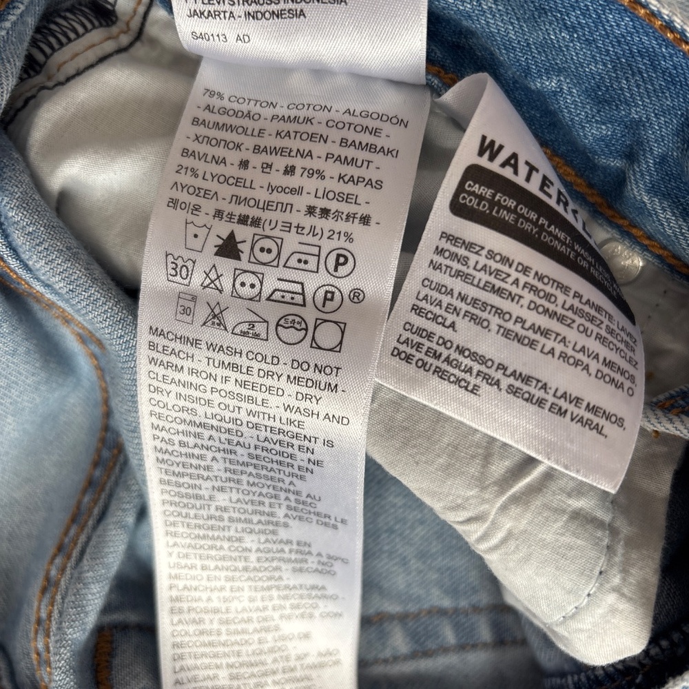 Levis Ribcage Straight 28 - Picture 6 of 6